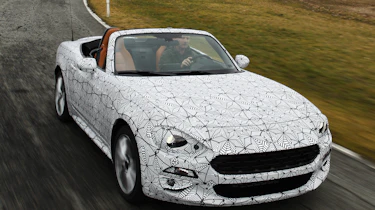 Fiat 124 Spider front tracking 3