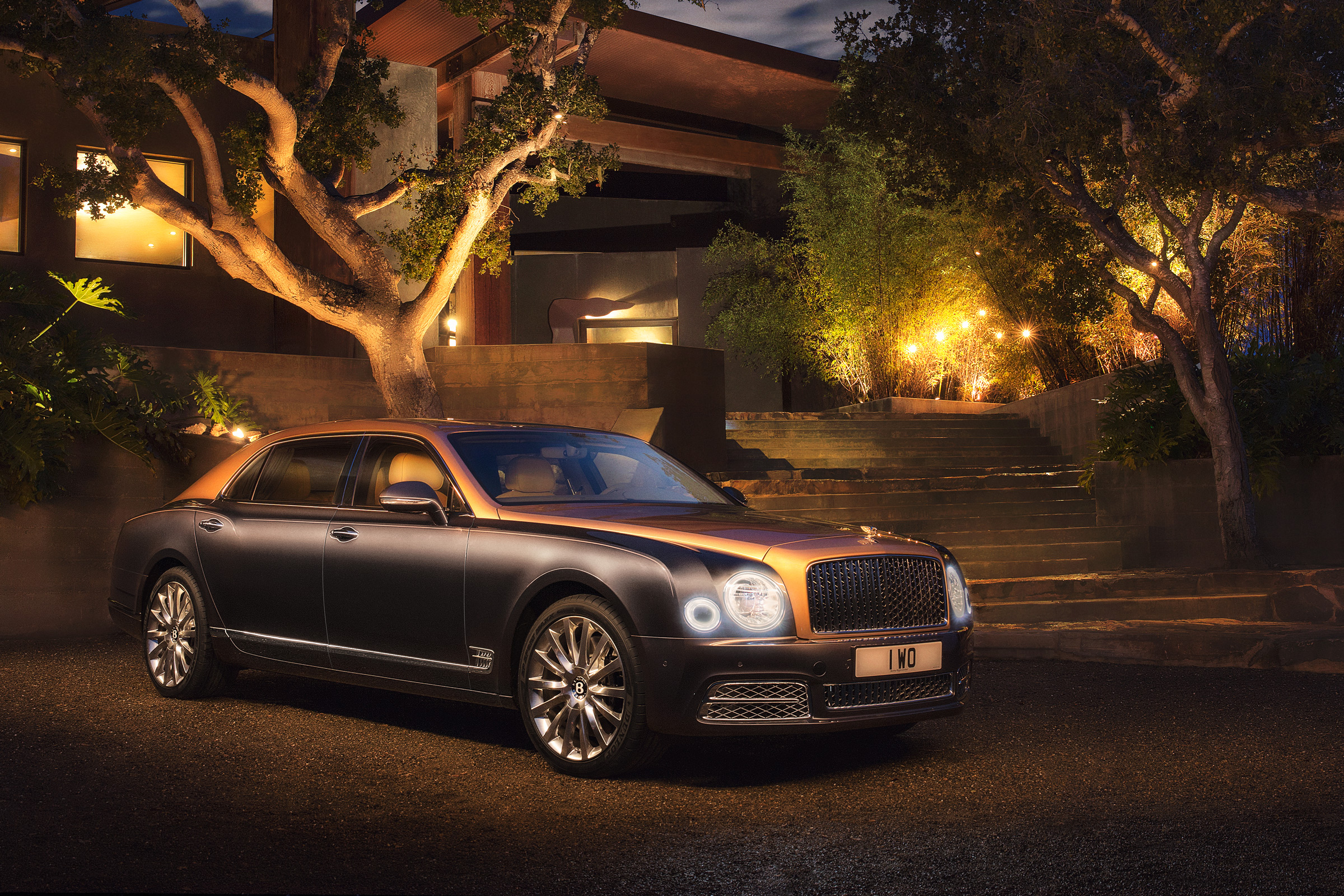Bentley Mulsanne 2016 - EWB front quarter