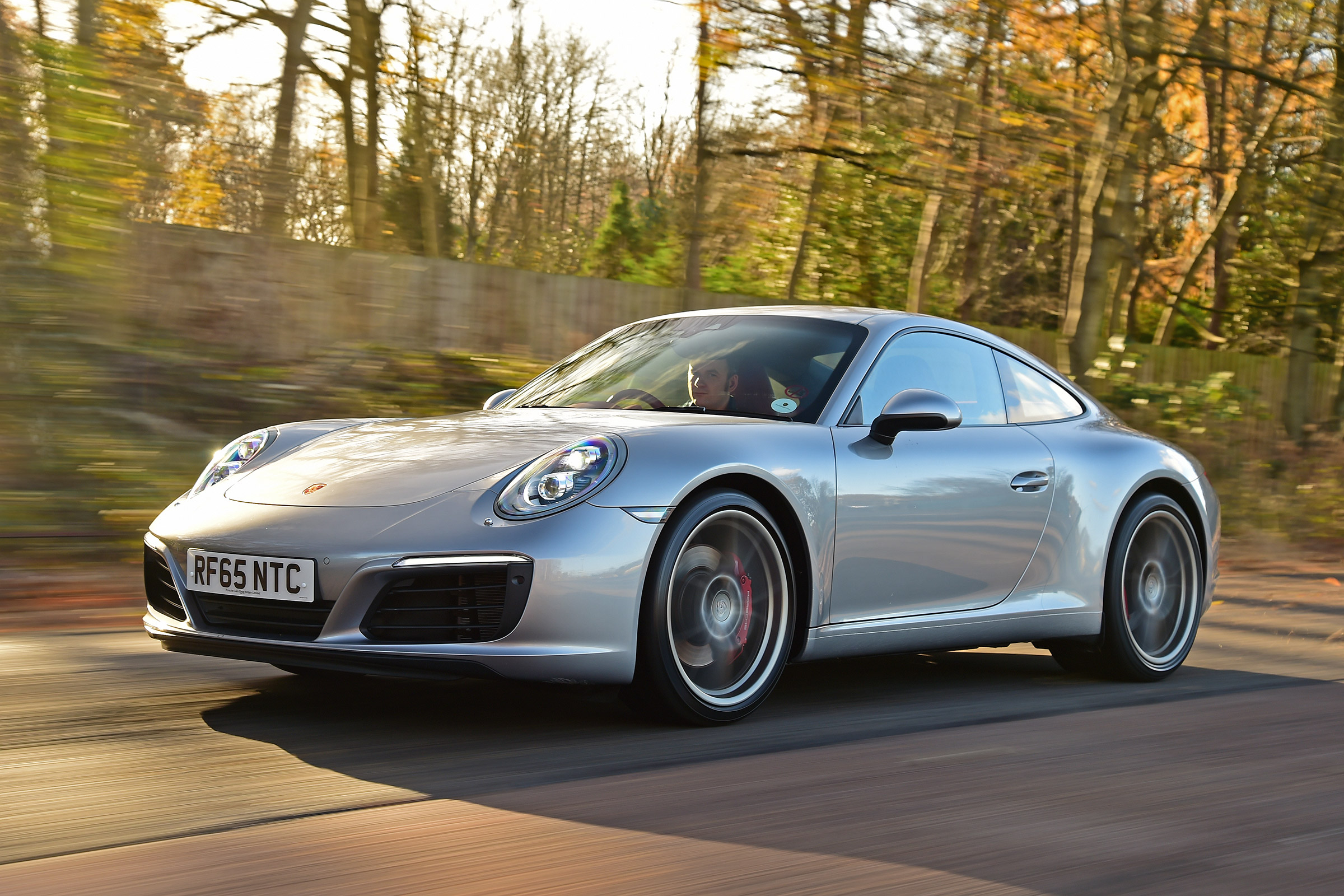 Porsche 911 Carrera S - front 