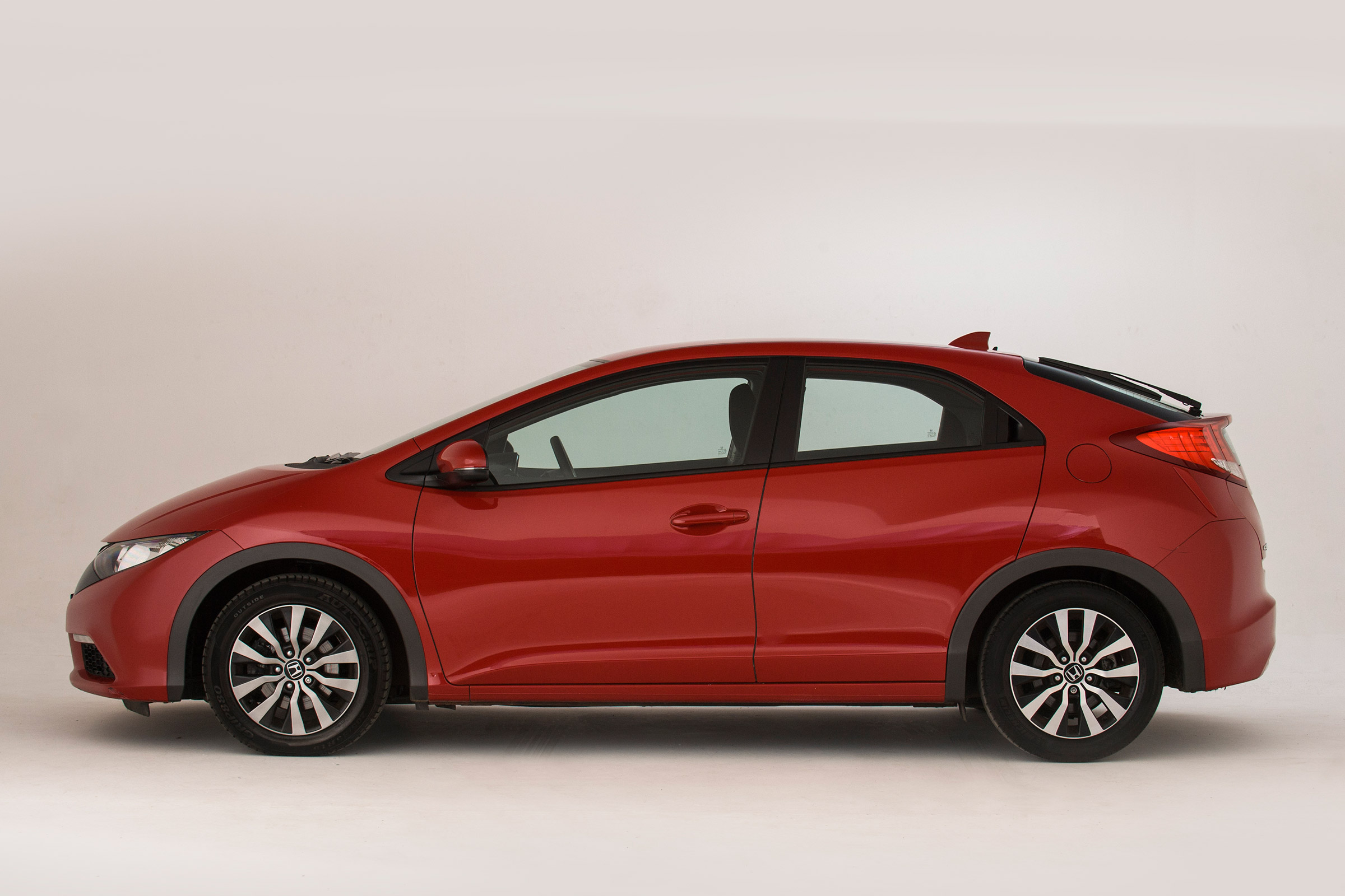Honda Civic Mk9 - side
