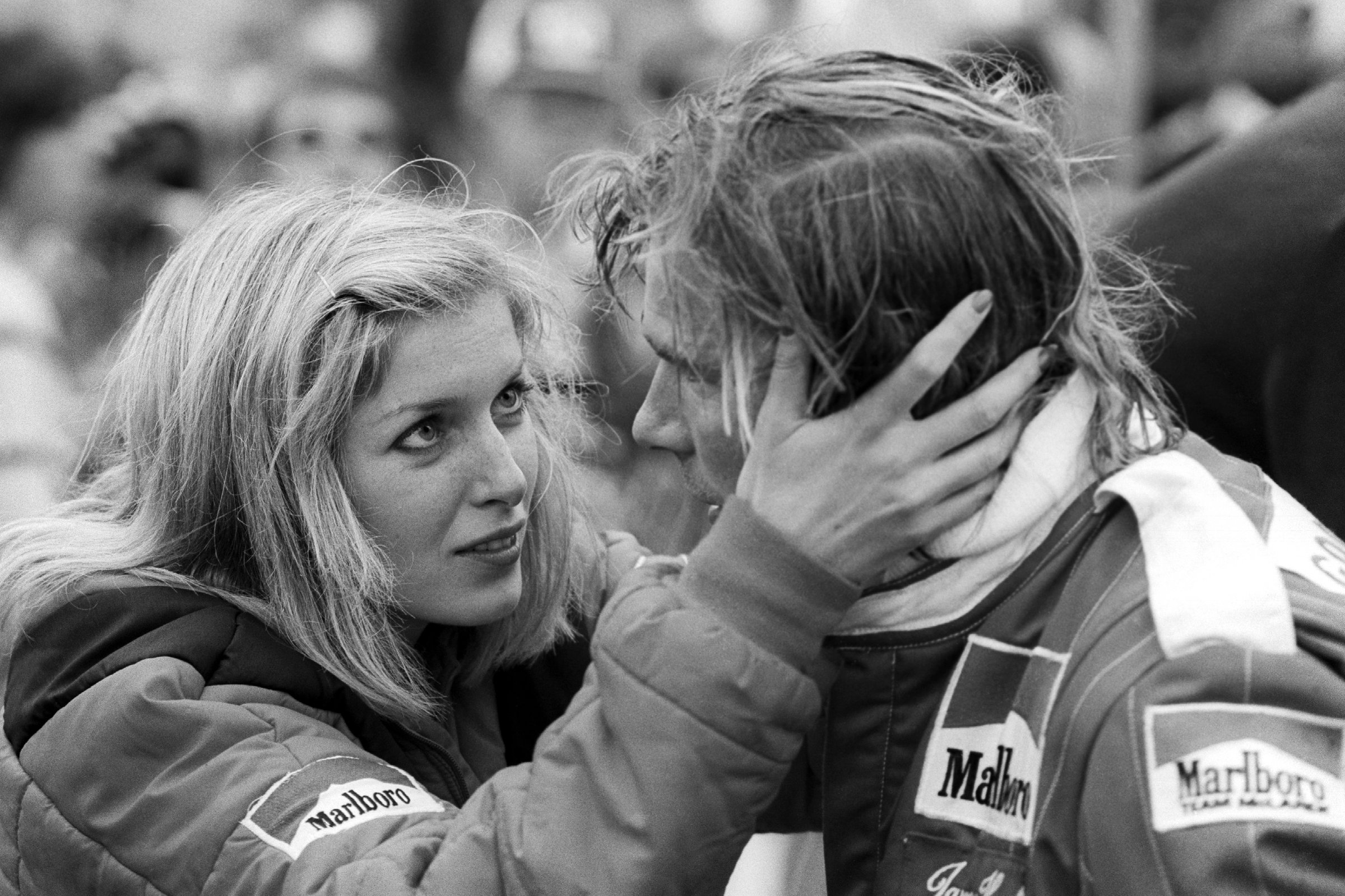 Hunt with his girlfriend Jane Birbeck at the 1977 United States Grand Prix