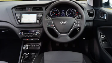 Hyundai i20 Coupe 1.0 T-GDi 2016 - dashboard