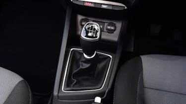 Hyundai i20 Coupe 1.0 T-GDi 2016 - gearlever