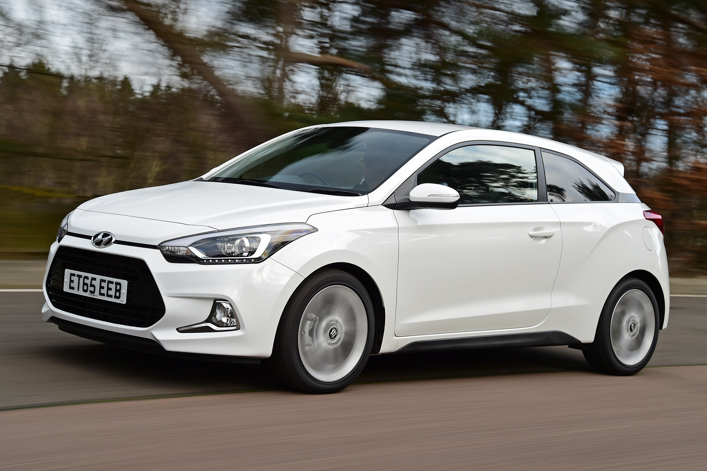 Hyundai i20 Coupe - front