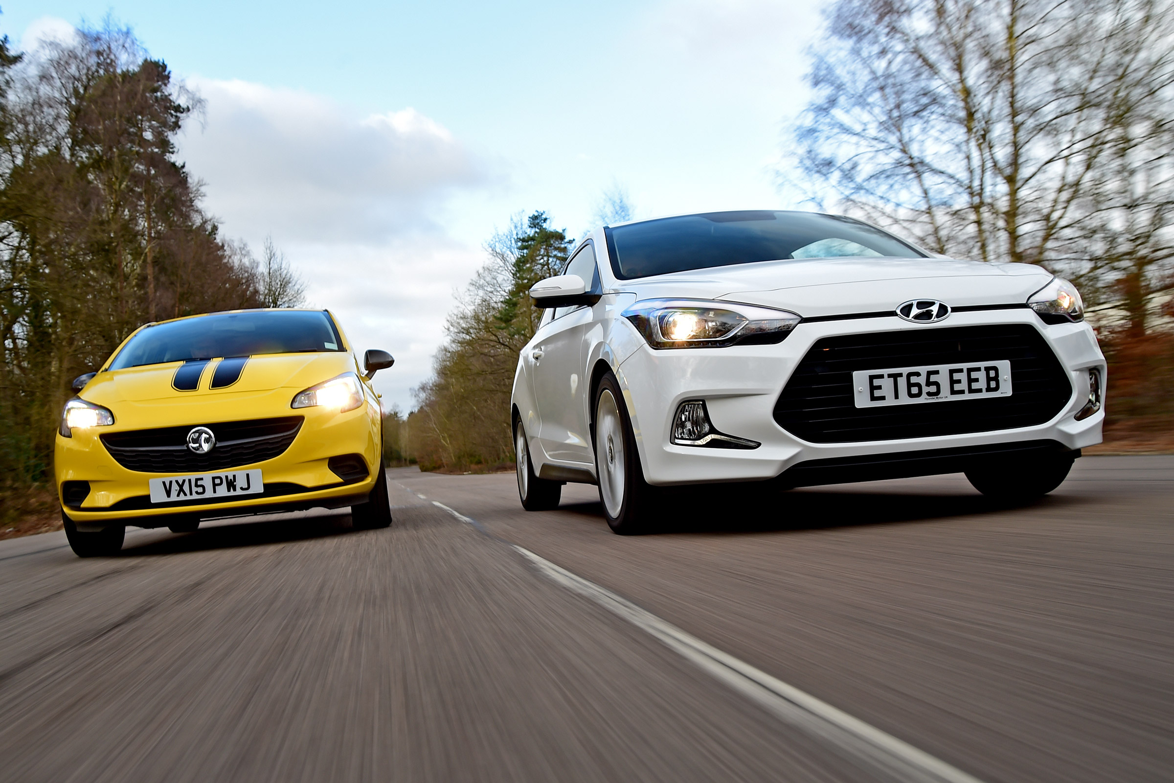 Hyundai i20 Coupe vs Vauxhall Corsa - head-to-head low