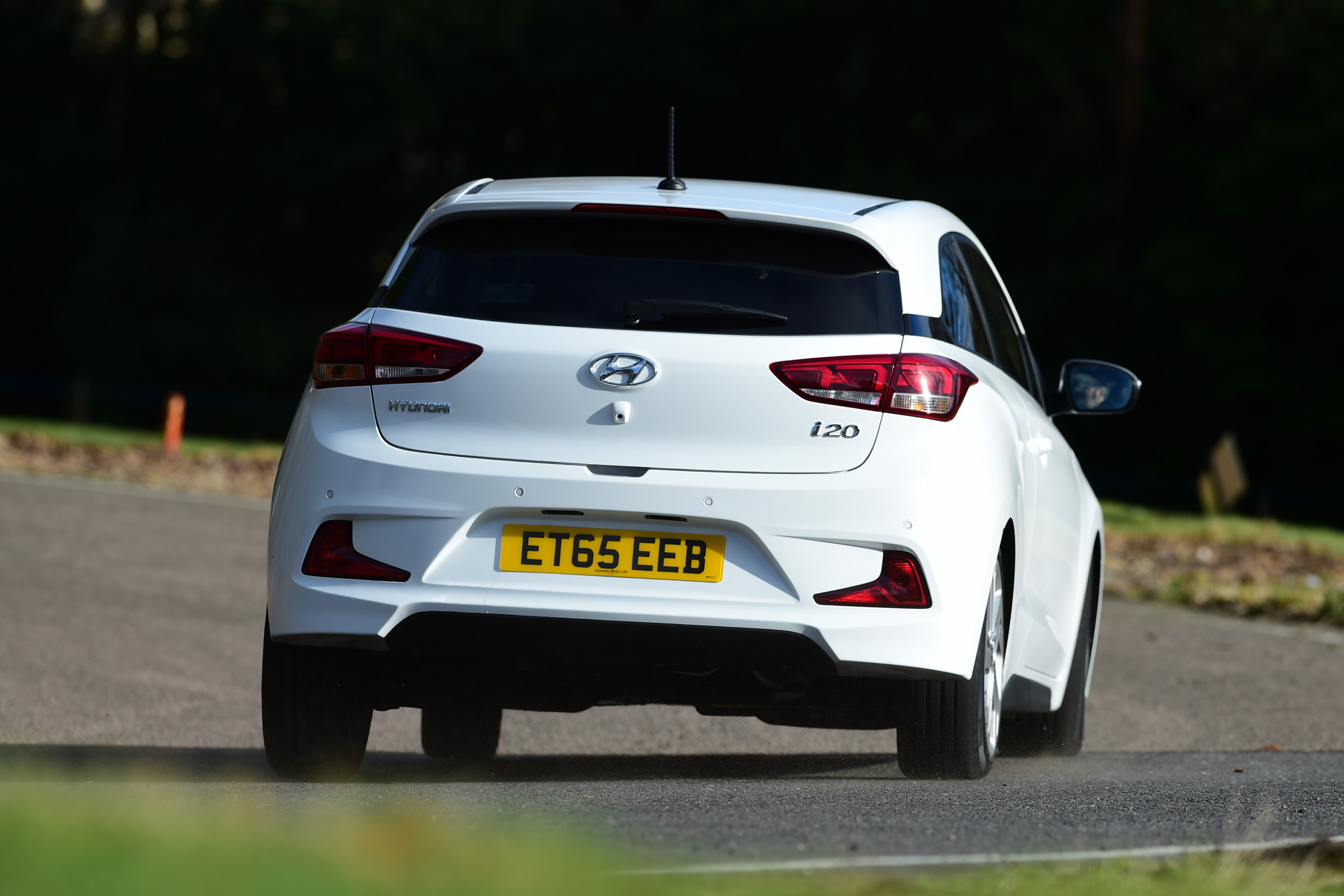 Hyundai i20 Coupe 1.0 T-GDi 2016 - rear cornering