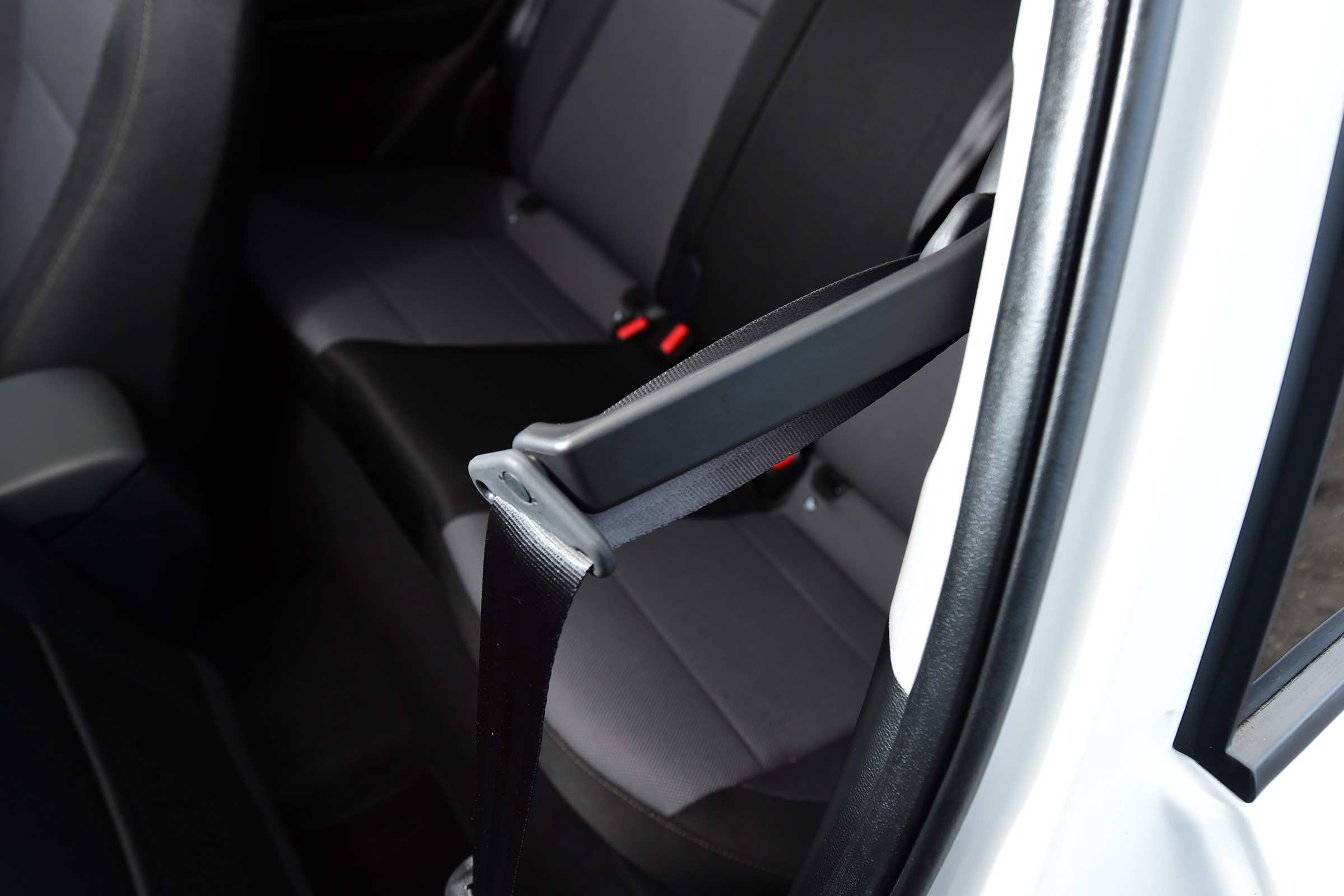 Hyundai i20 Coupe 1.0 T-GDi 2016 - seatbelt
