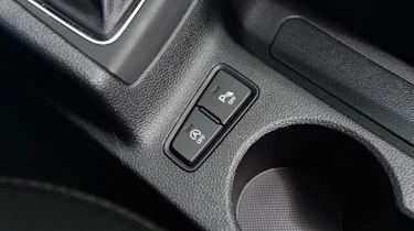 Hyundai i20 Coupe 1.0 T-GDi 2016 - centre console