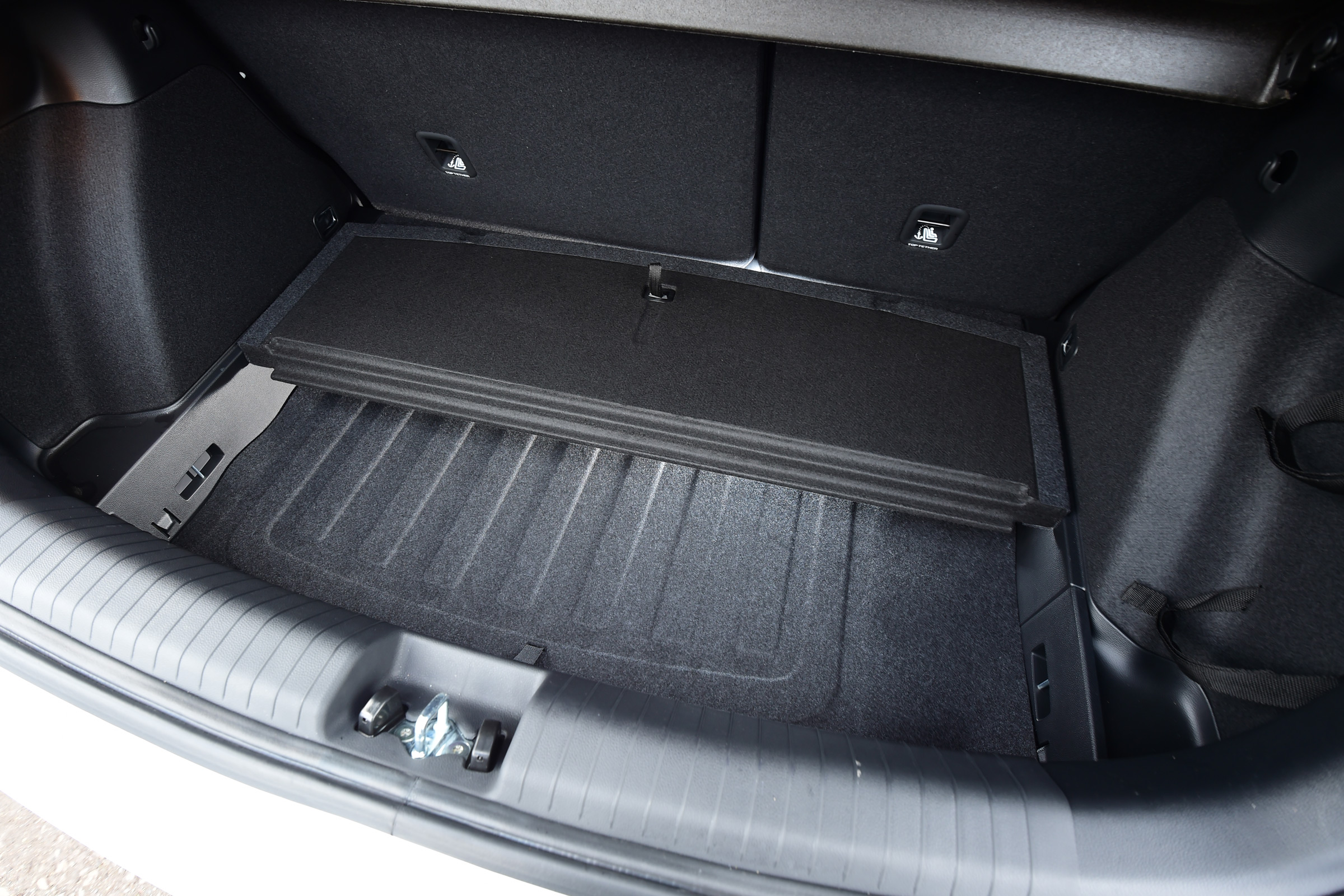 Hyundai i20 Coupe 1.0 T-GDi 2016 - boot underfloor