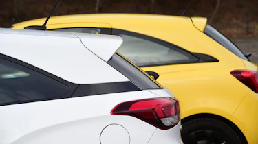 Hyundai i20 Coupe vs Vauxhall Corsa - roofline
