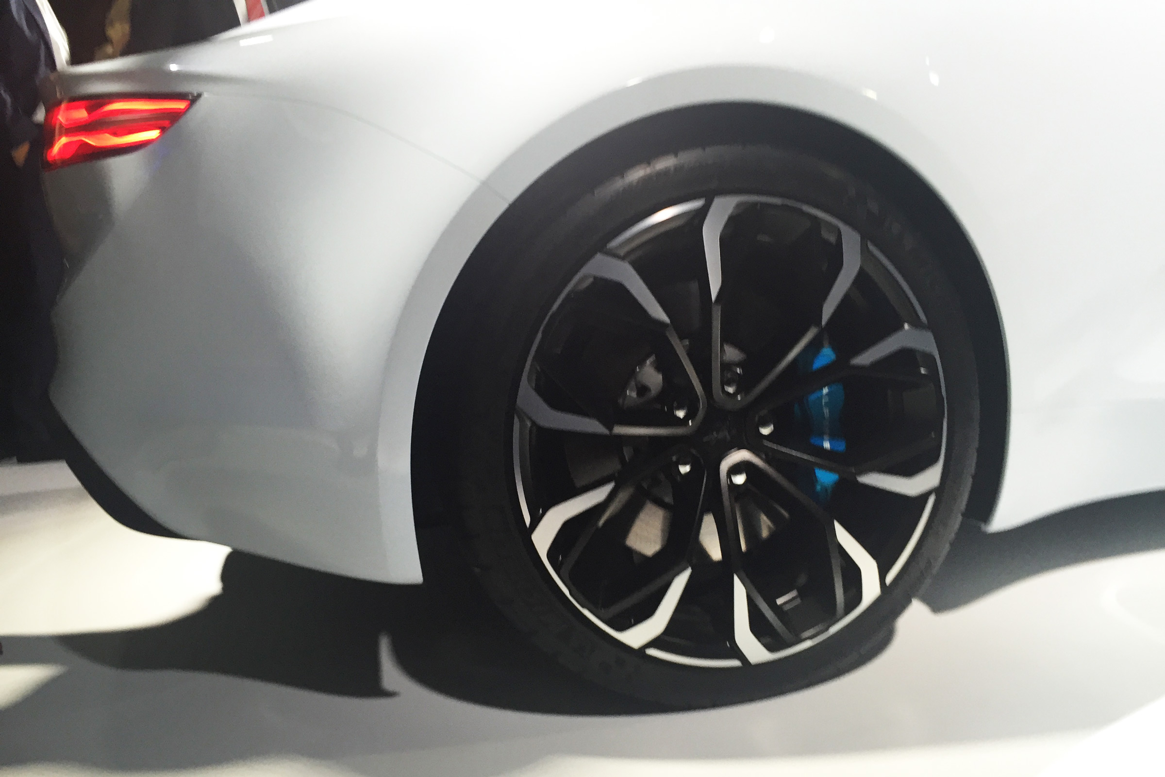 Renault Alpine Vision concept - show reveal wheel