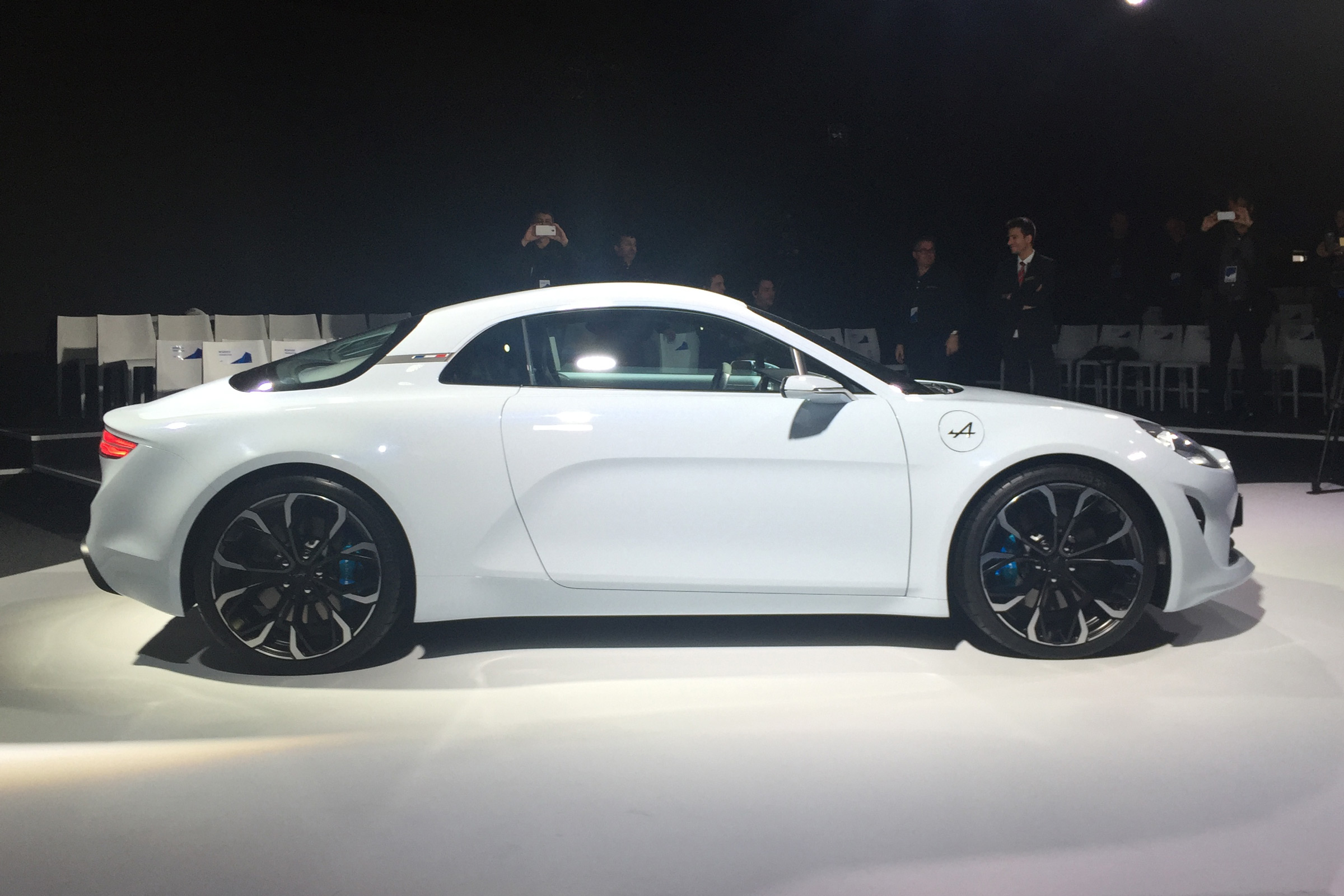 Renault Alpine Vision concept - show reveal side