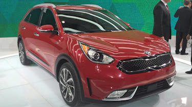 Kia Niro 2016 - chicago front quarter