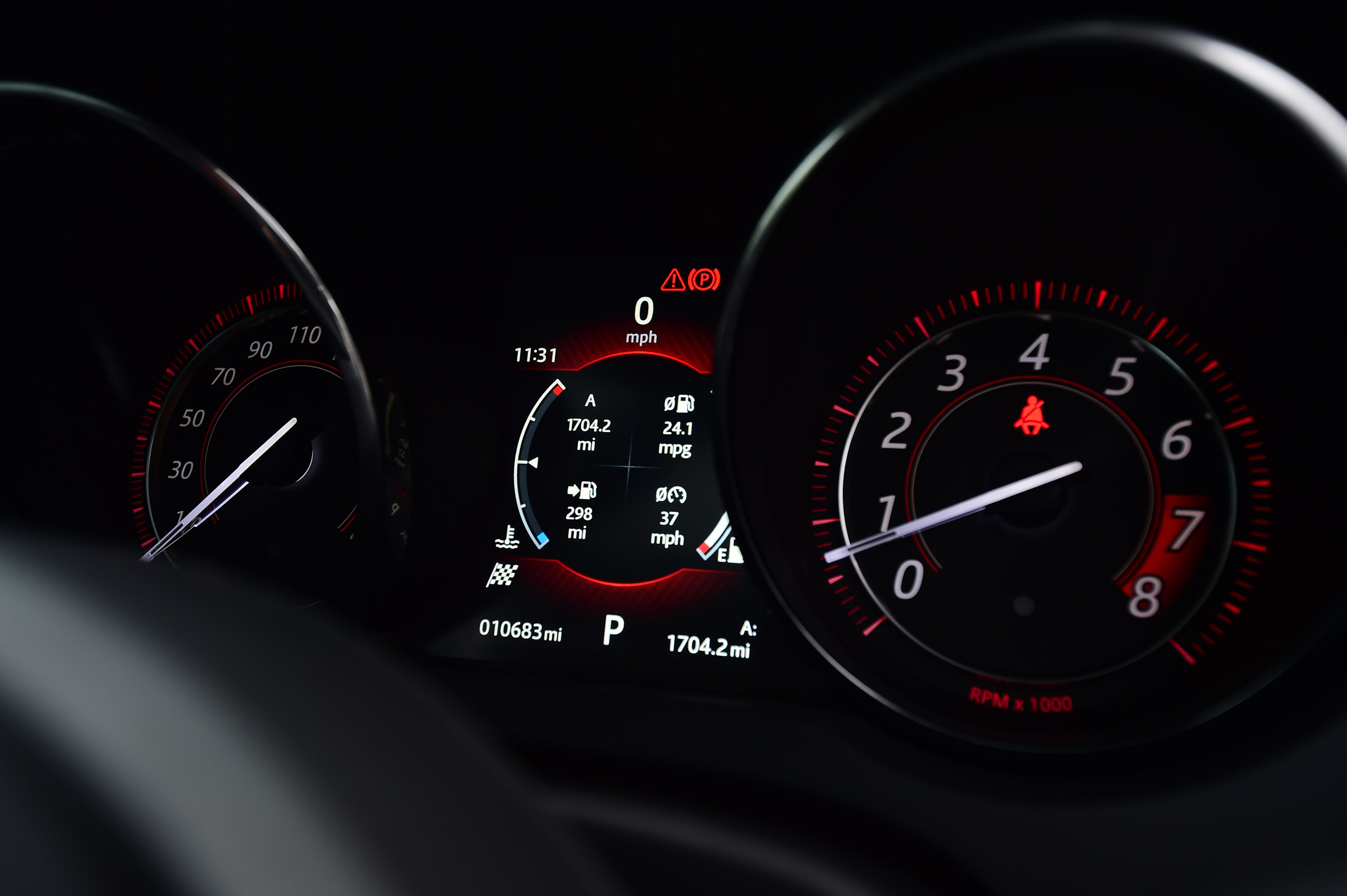 Jaguar F-Type R - dials