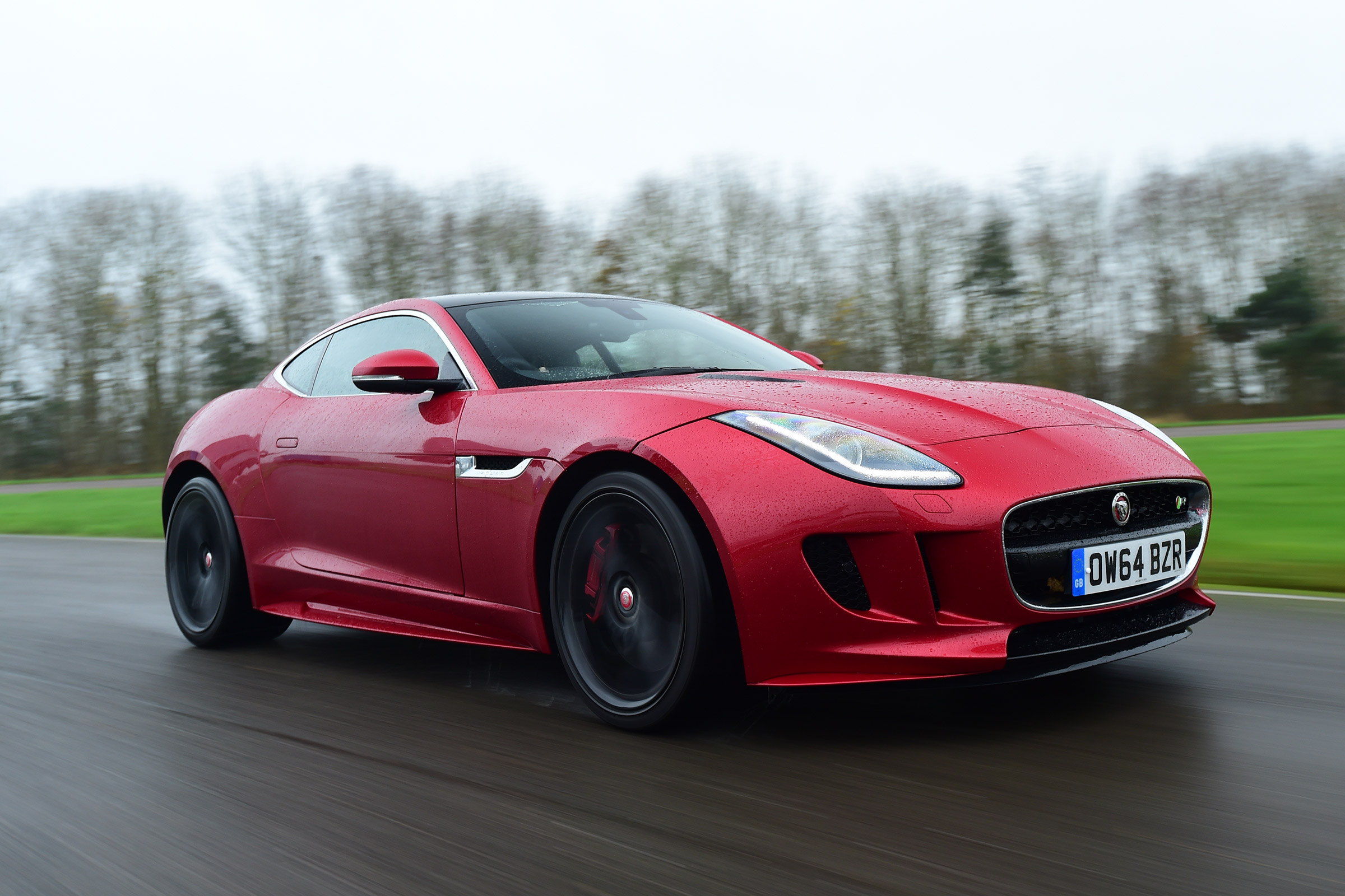 Jaguar F-Type R - front 