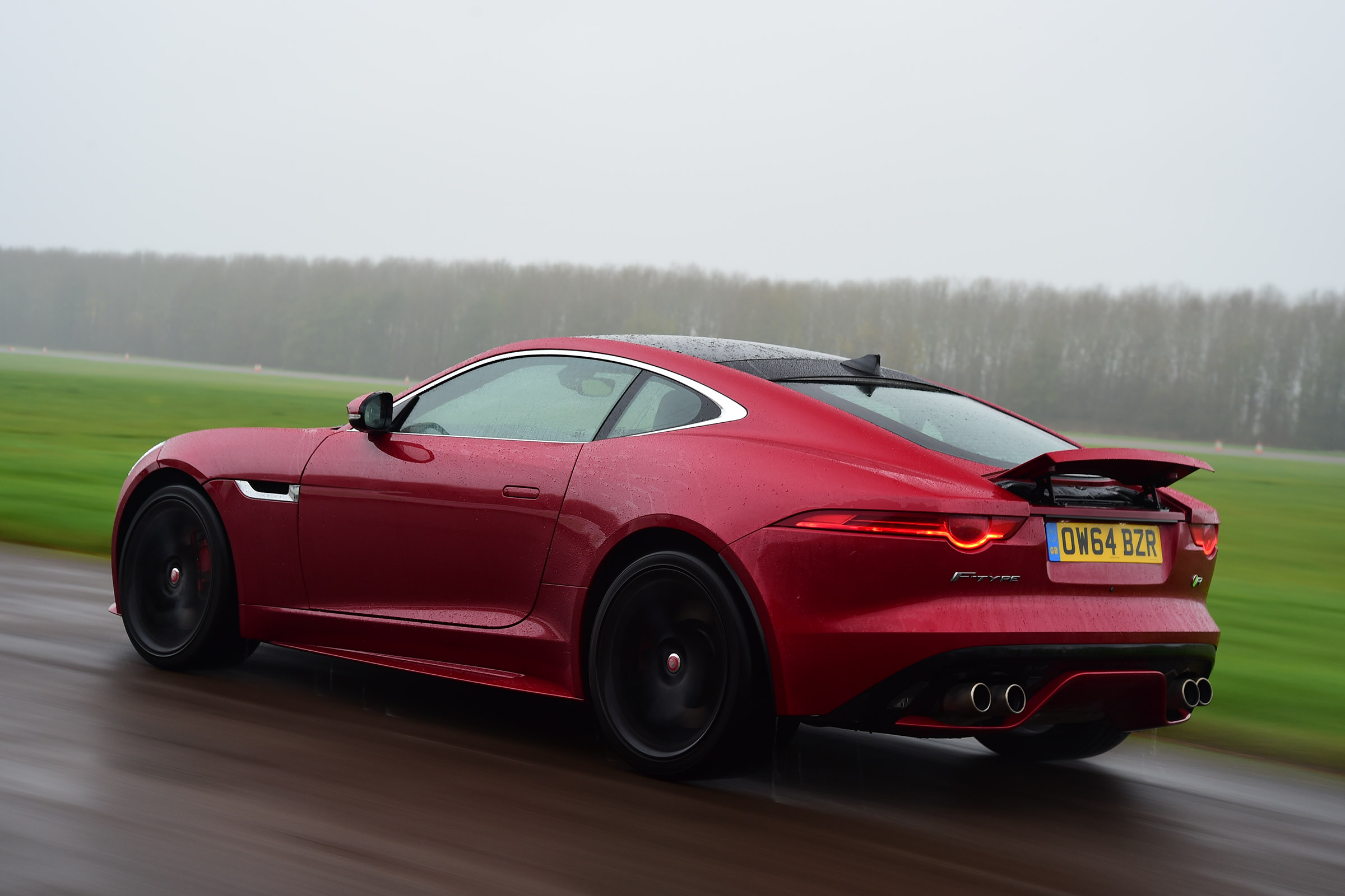 Jaguar F-Type R - side