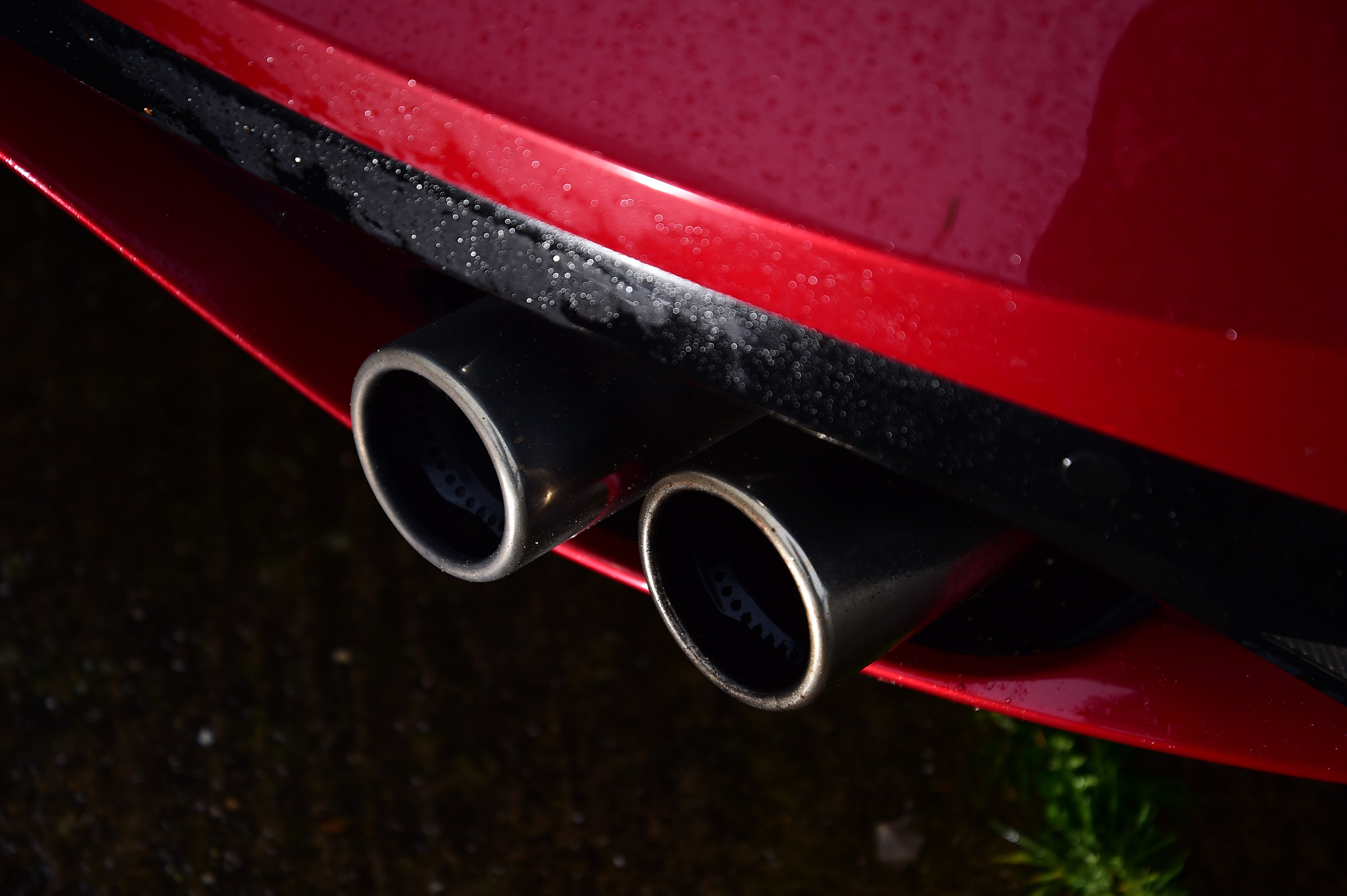 Jaguar F-Type R - exhaust detail