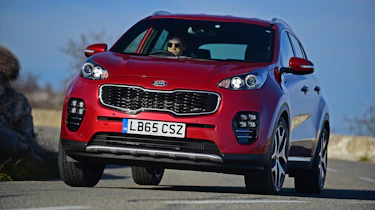 Kia Sportage GT Line 2016 - front cornering