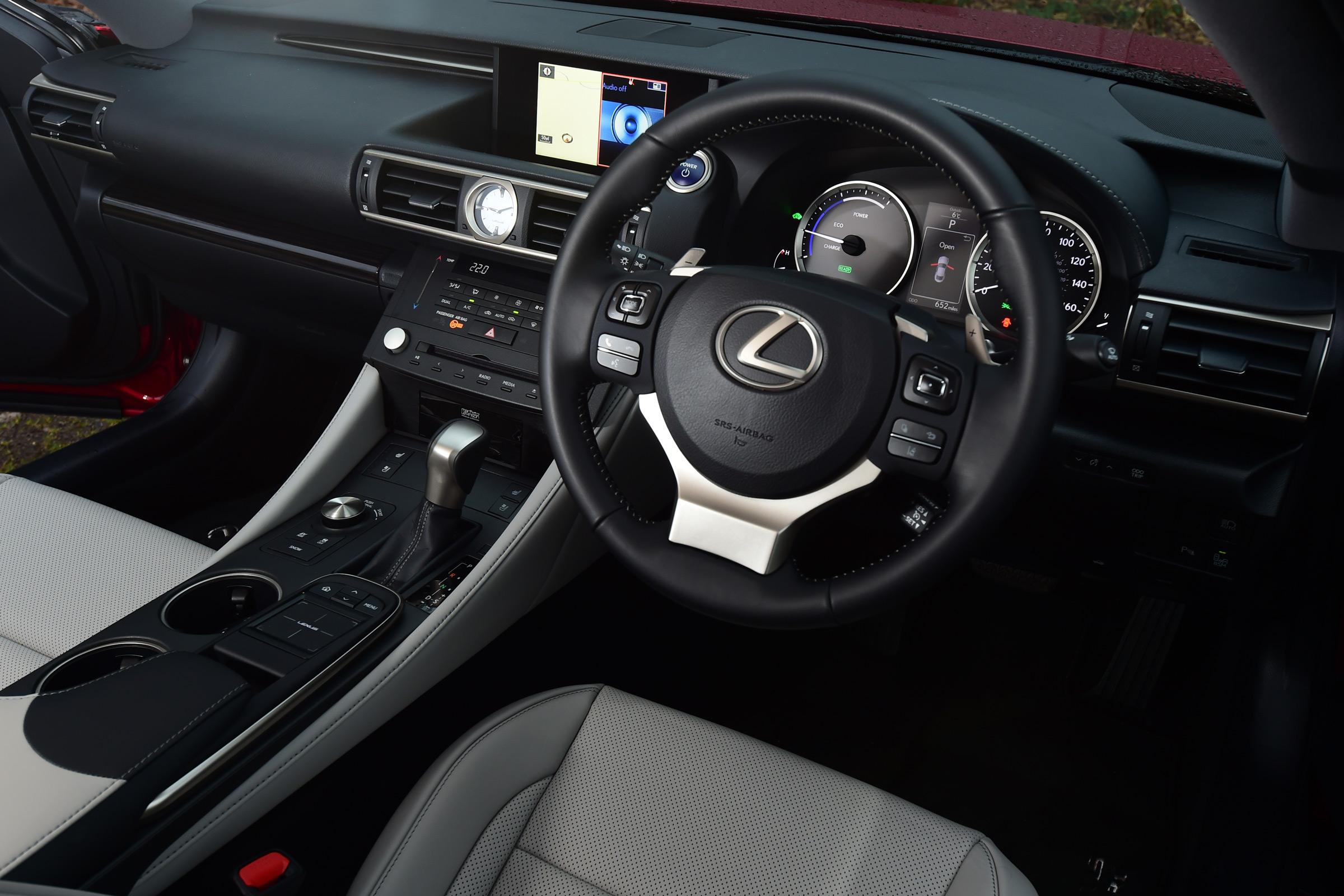 Lexus RC 300h 2016 - interior