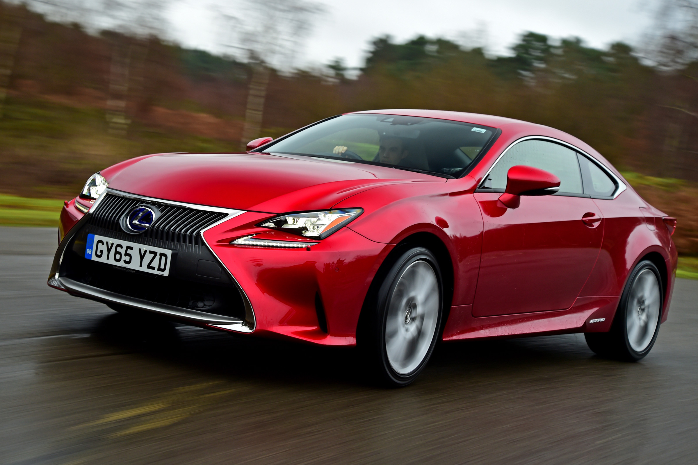 Lexus RC 300h 2016 - front tracking