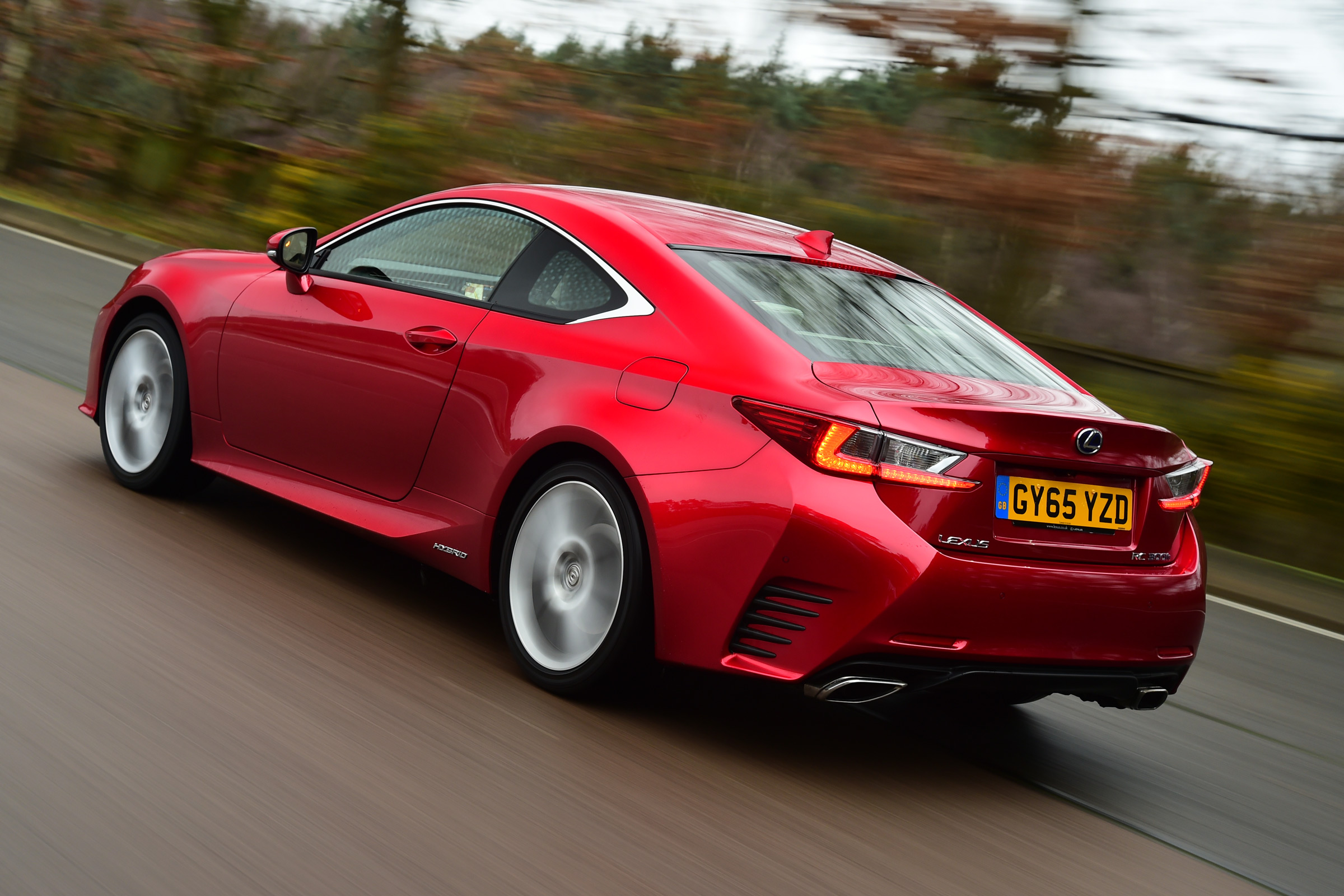 Lexus RC 300h 2016 - rear tracking