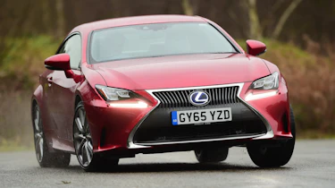 Lexus RC 300h 2016 - front cornering