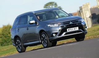 Mitsubishi Outlander PHEV - front
