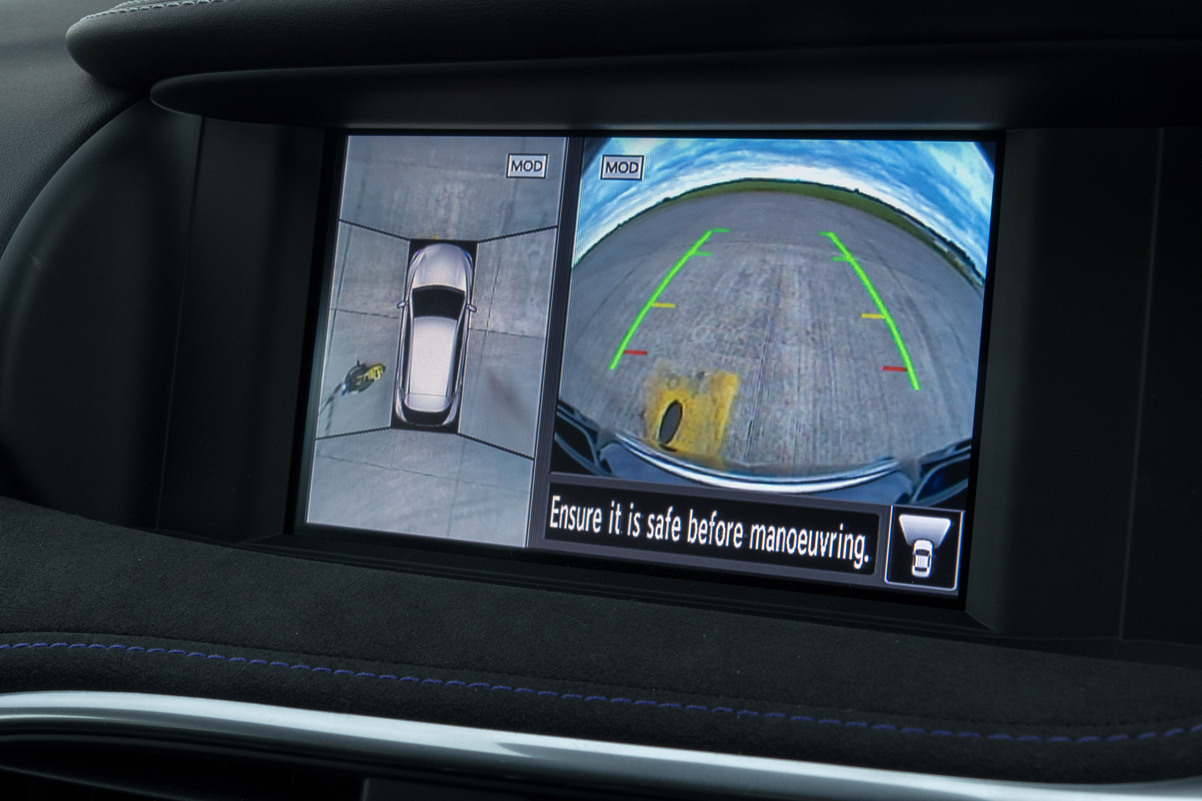 Infiniti Q30 - reversing camera