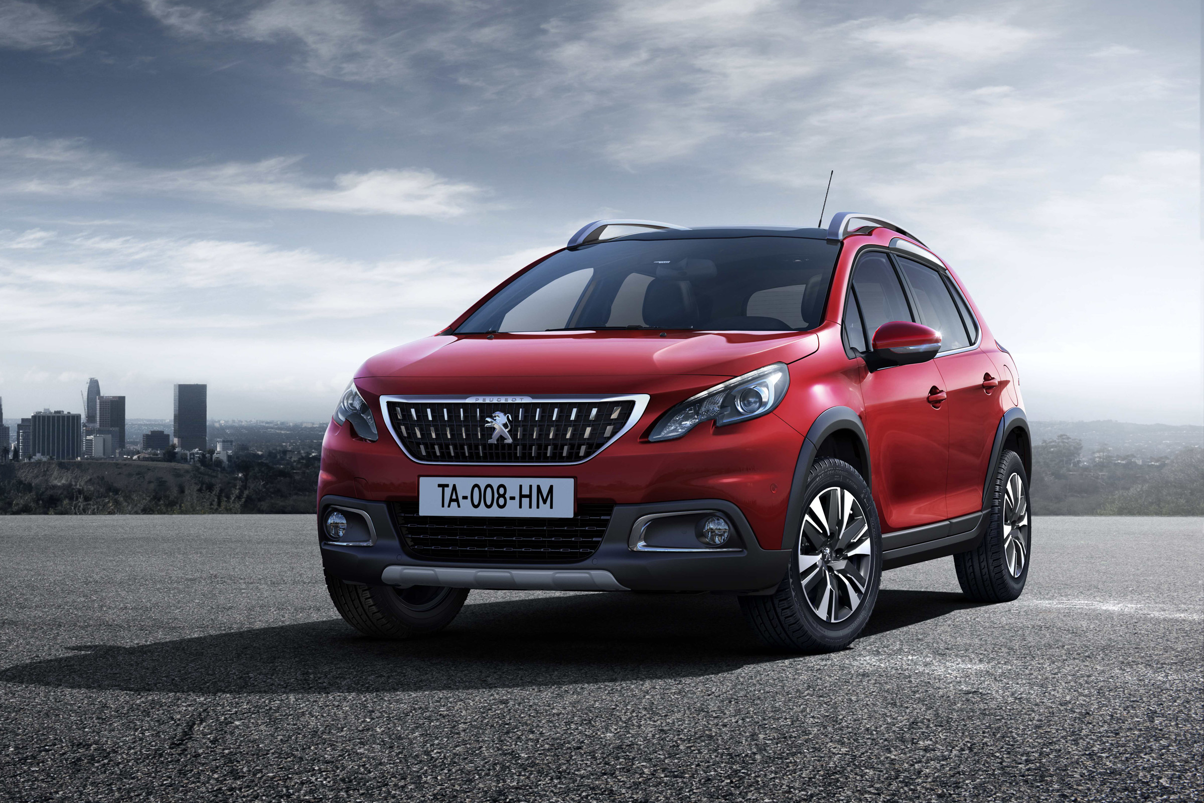 Peugeot 2008 2016 - front quarter