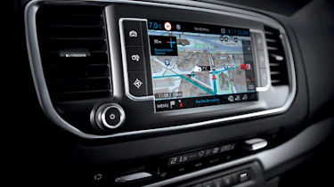 Peugeot Traveller MPV screen