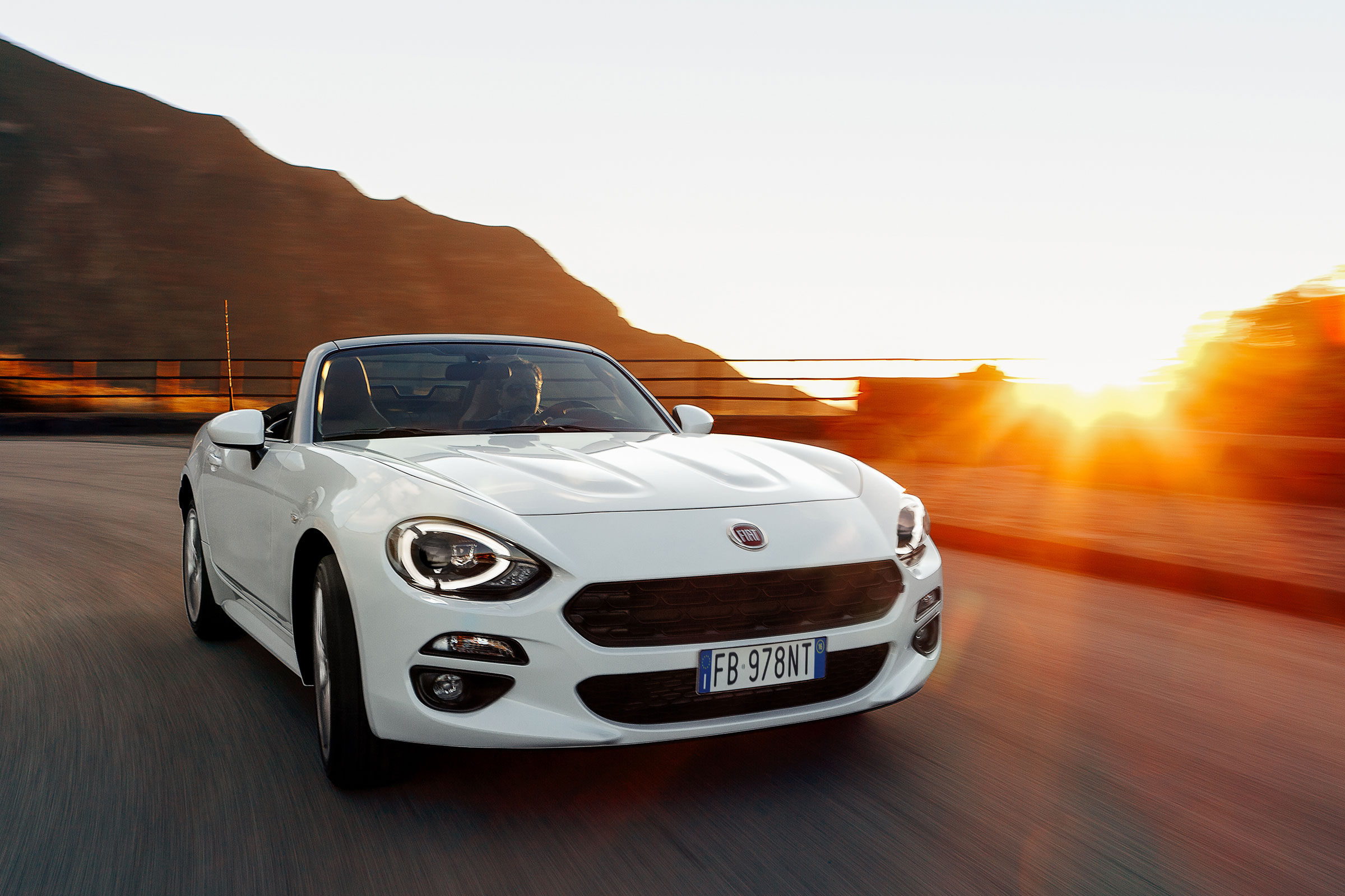 Fiat 124 Spider front