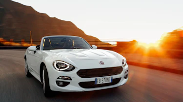 Fiat 124 Spider front