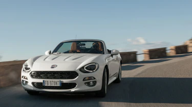Fiat 124 Spider - cornering