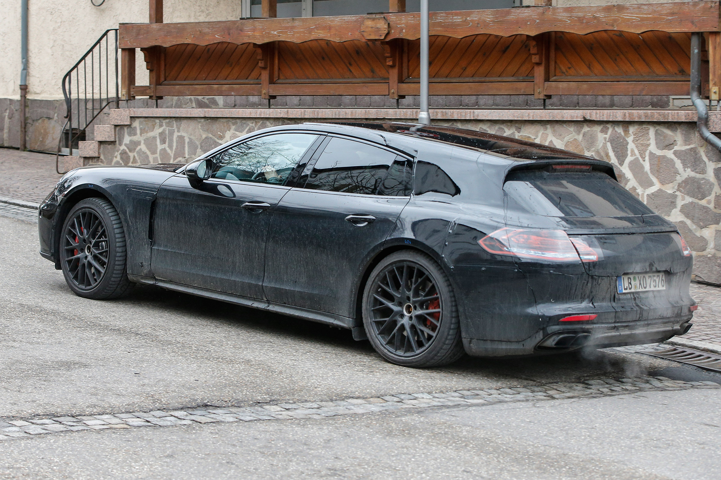 Porsche Panamera Sport Turismo side