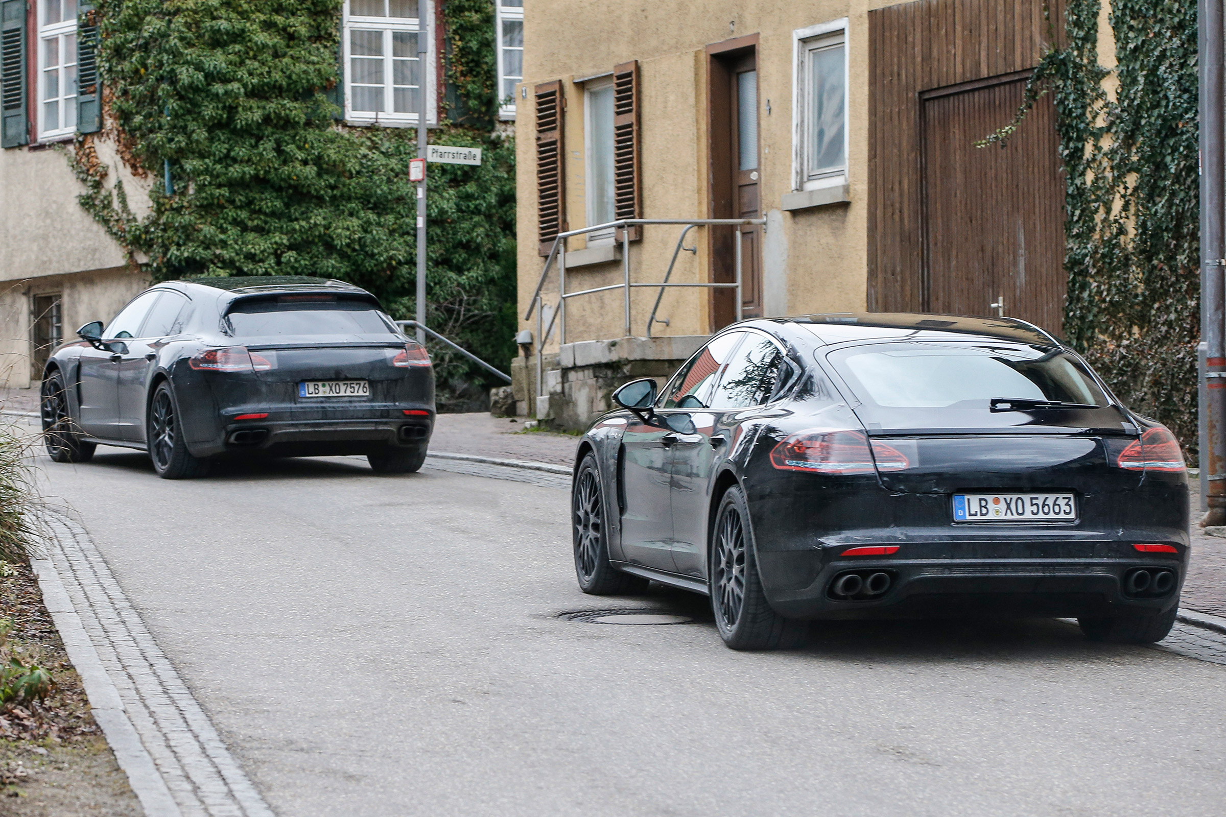 Porsche Panamera Sport Turismo rear both