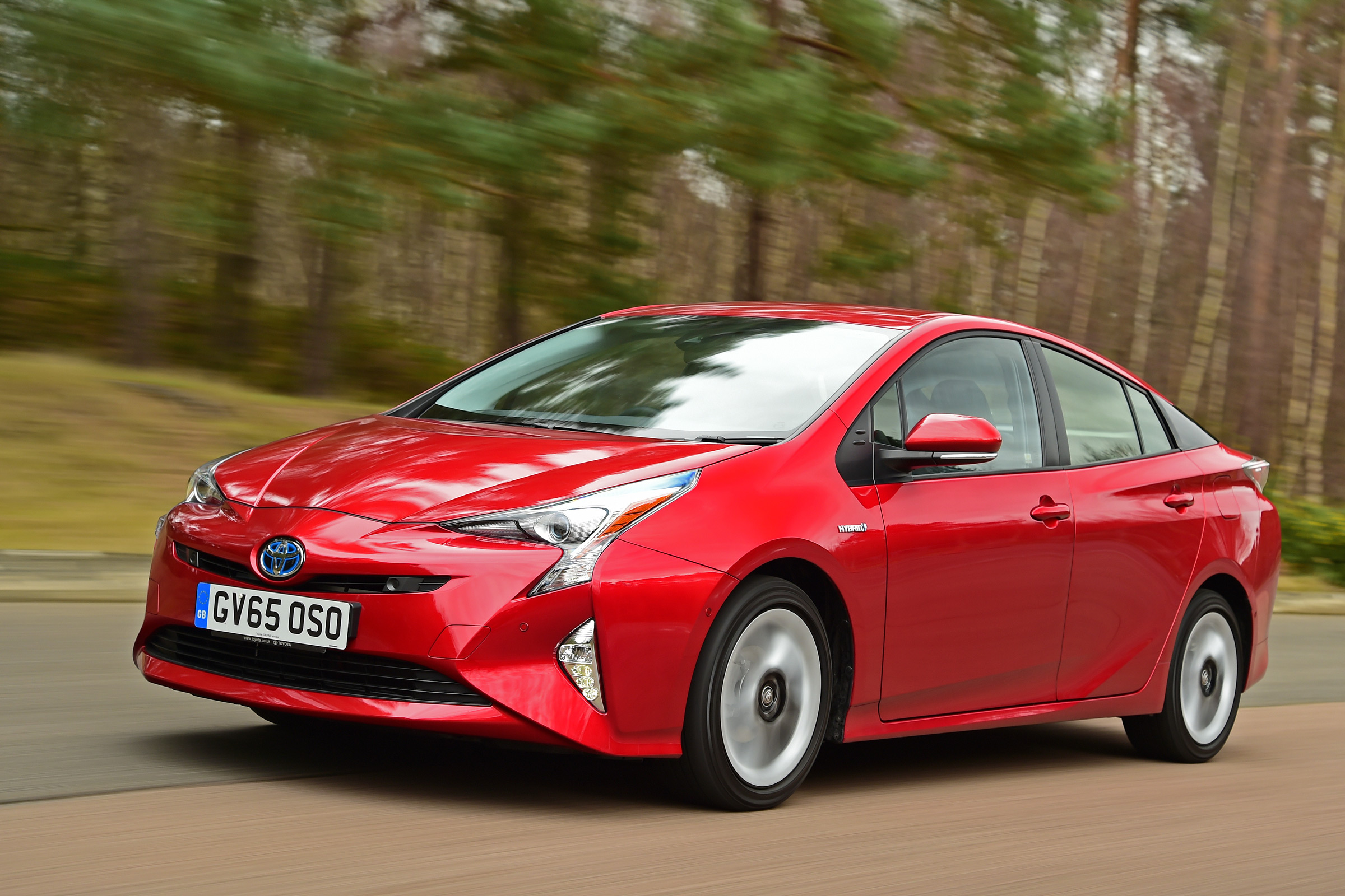 Toyota Prius 2016 UK - front tracking