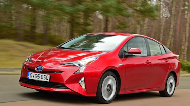 Toyota Prius 2016 UK - front tracking
