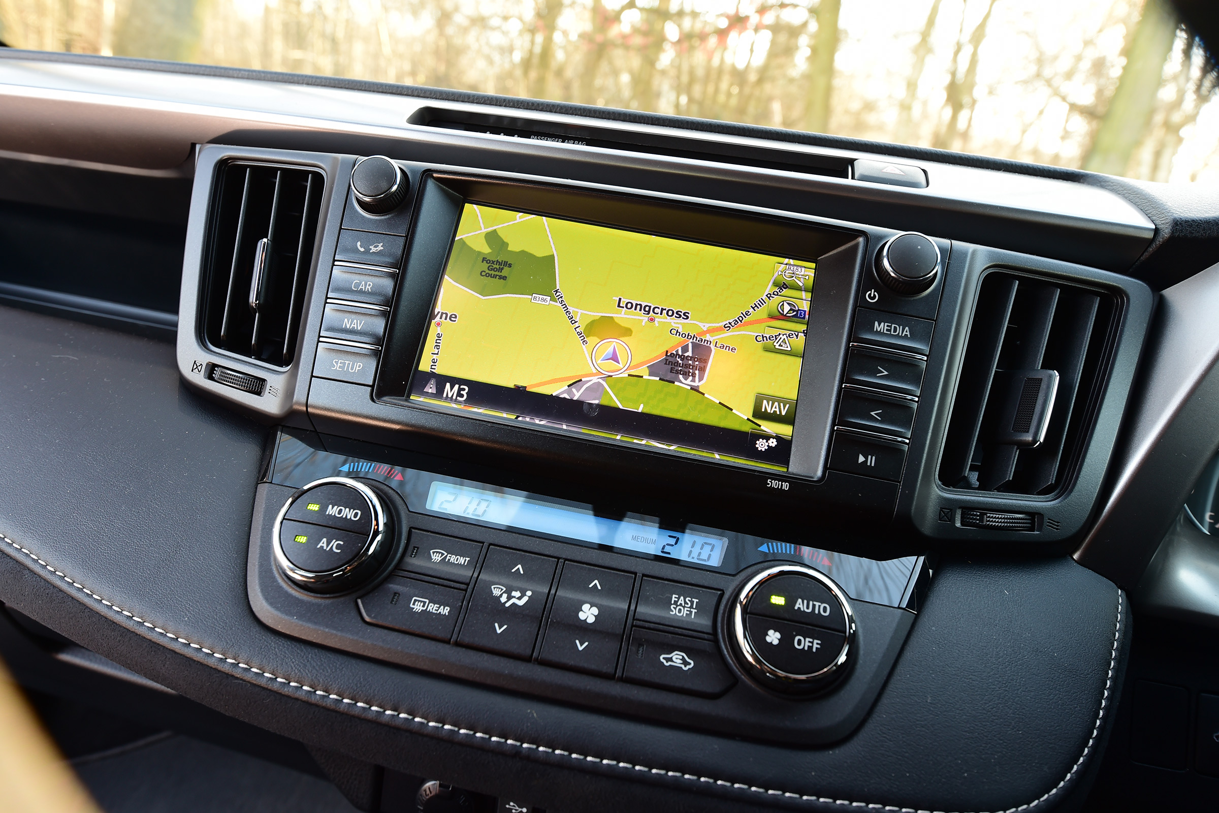 Toyota RAV4 2016 - infotainment