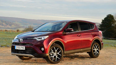Toyota RAV4 2016 - front quarter