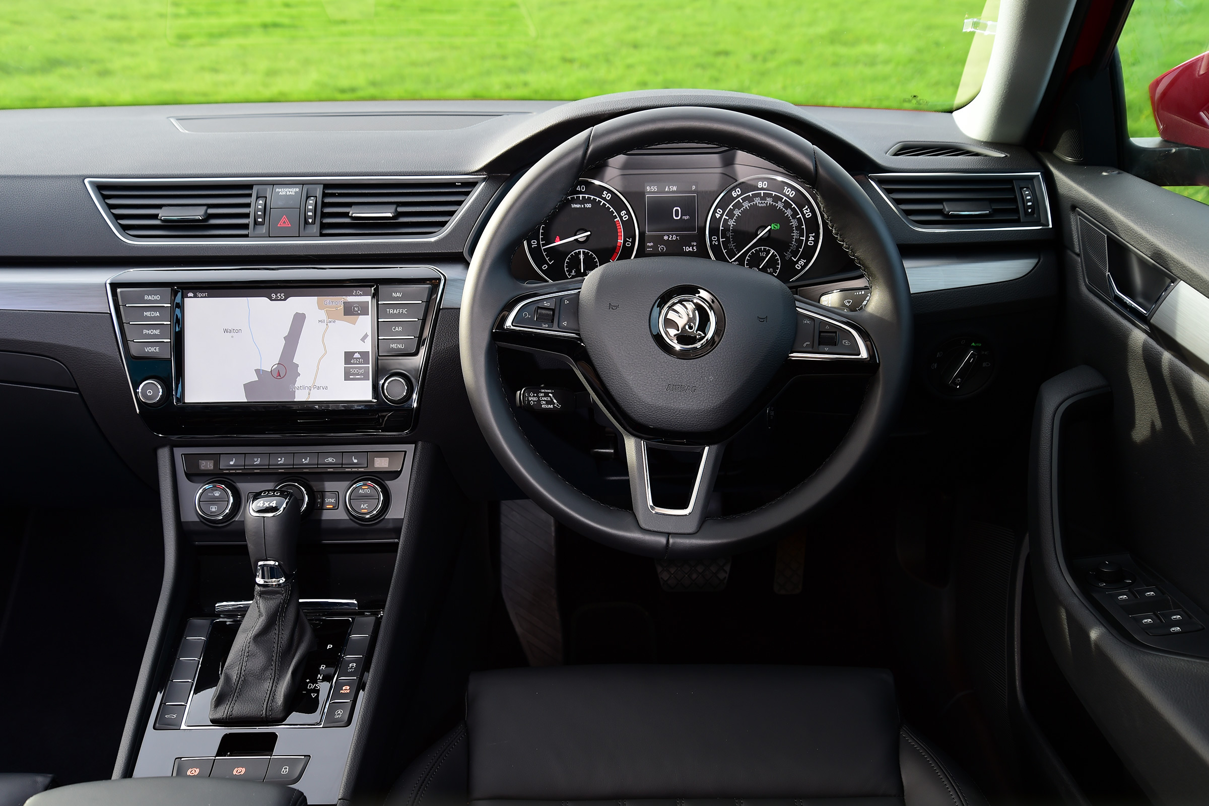 Skoda Superb Estate 280 4x4 2016 - dashboard
