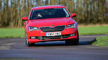 Skoda Superb Estate 280 4x4 2016 - front cornering