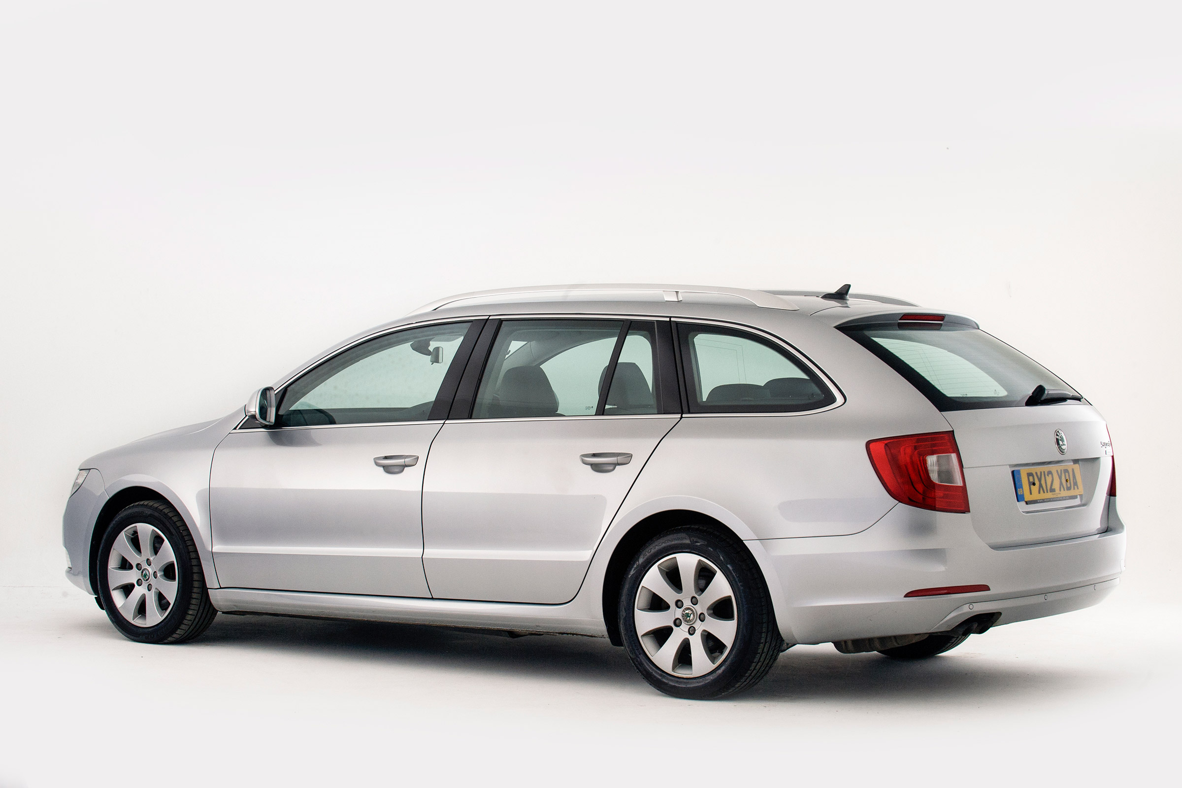 Skoda Superb Mk2 - used rear/side