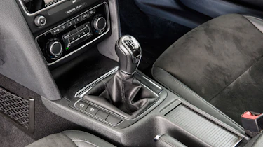 Skoda Superb Mk2 - used centre console