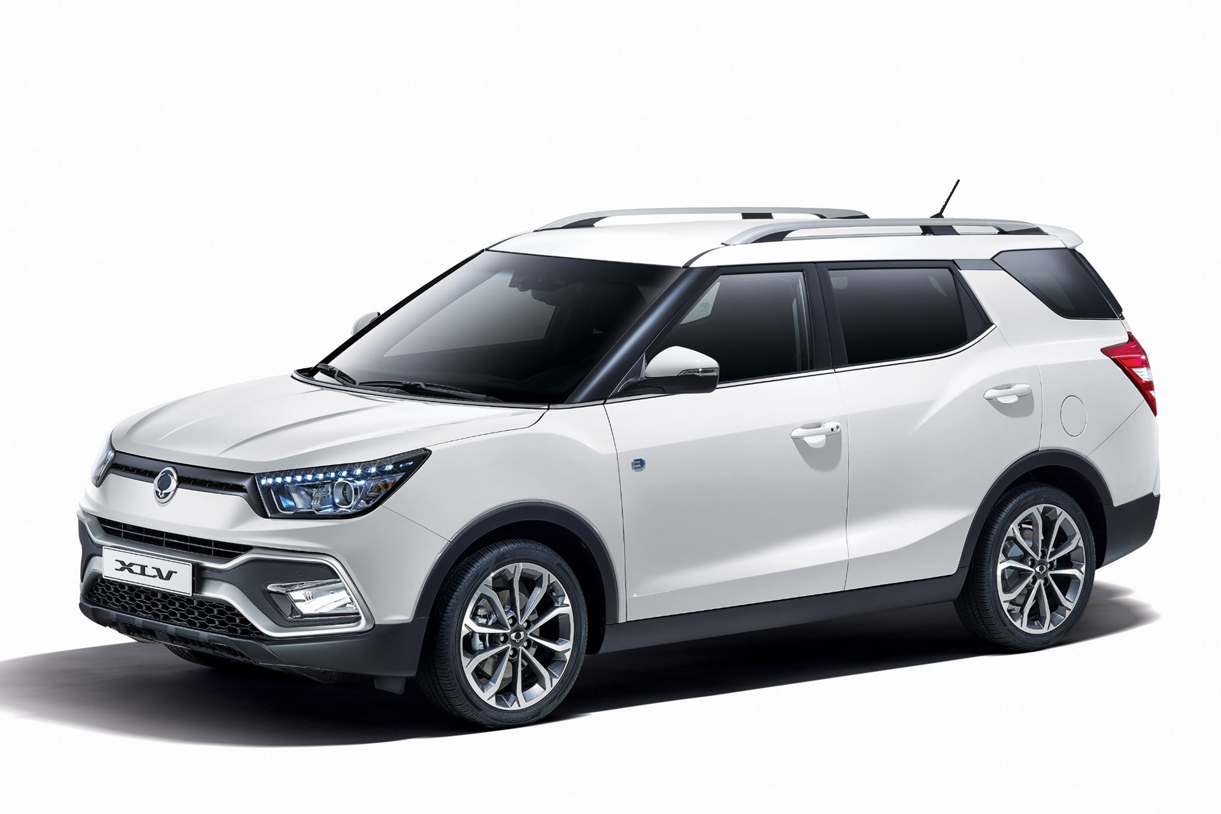 SsangYong Tivoli XLV - front studio