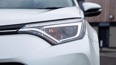 Toyota RAV4 Hybrid UK 2016 - headlight