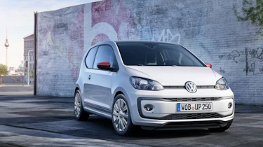 Volkswagen up! facelift 2016 - front quarter