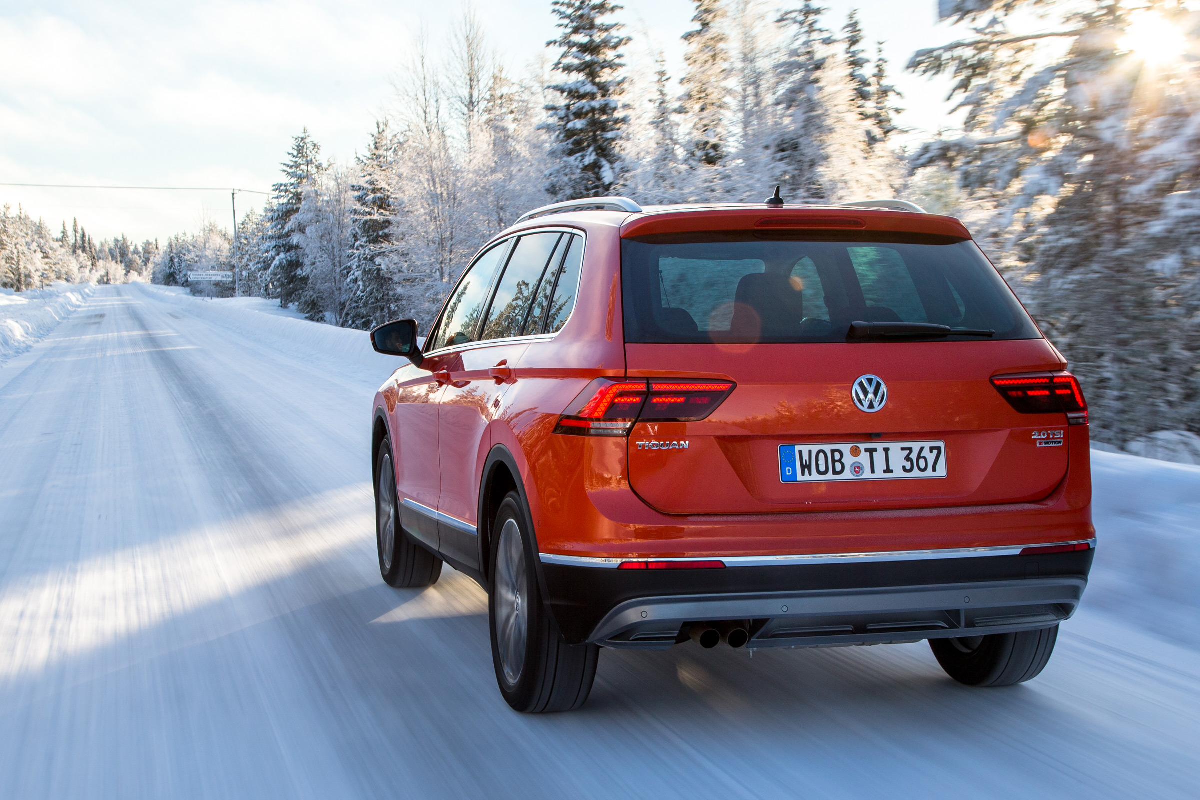 Volkswagen Tiguan snow drive review - rear tracking