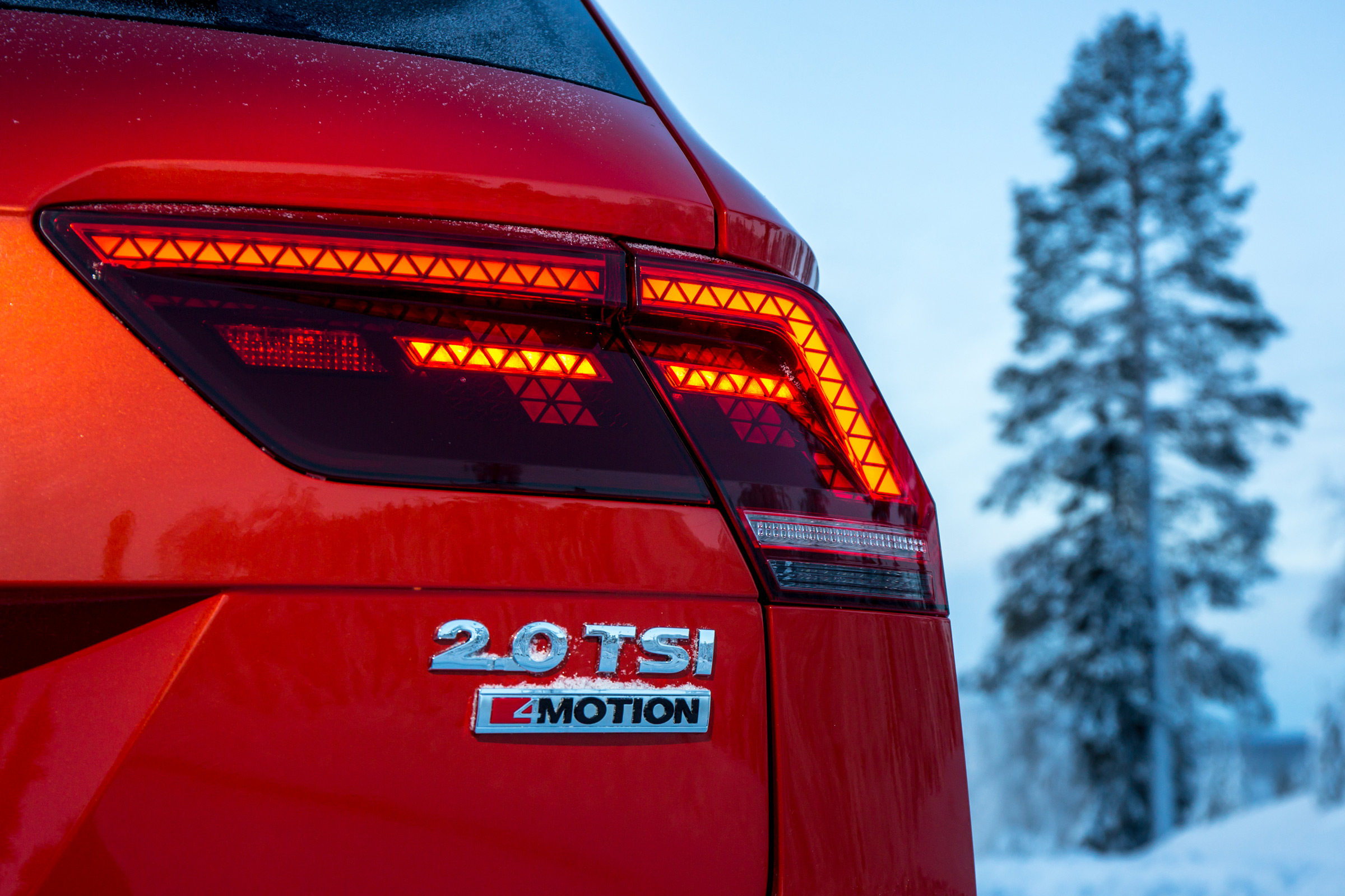 Volkswagen Tiguan snow drive review - rear light