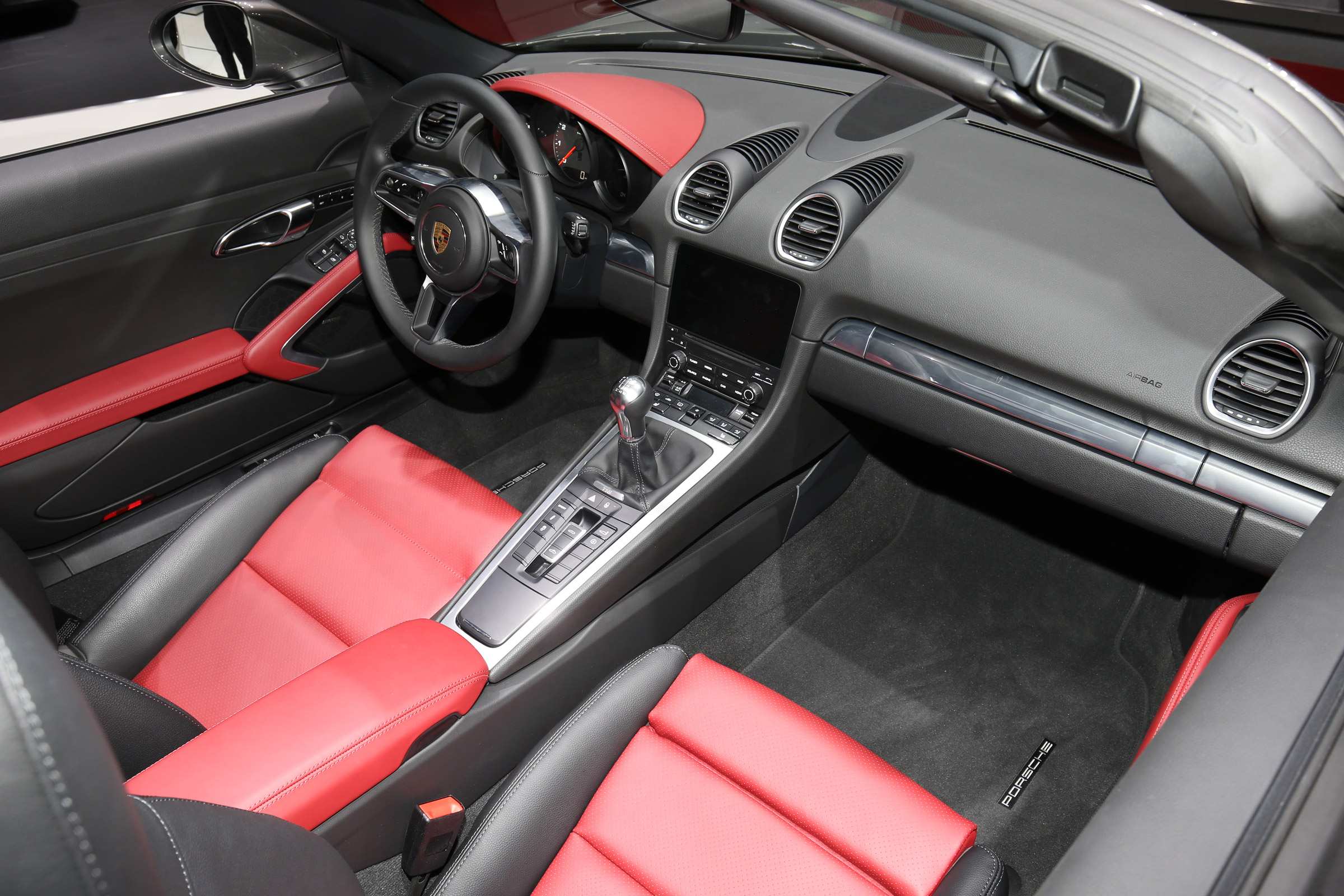 Porsche 718 Boxster - Geneva 2016 - interior