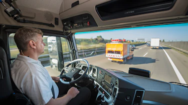 Mercedes Highway Pilot lorry - driver